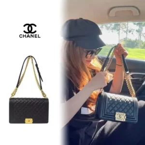 (Chanel) Boy Caviar Skin Shoulder BAG